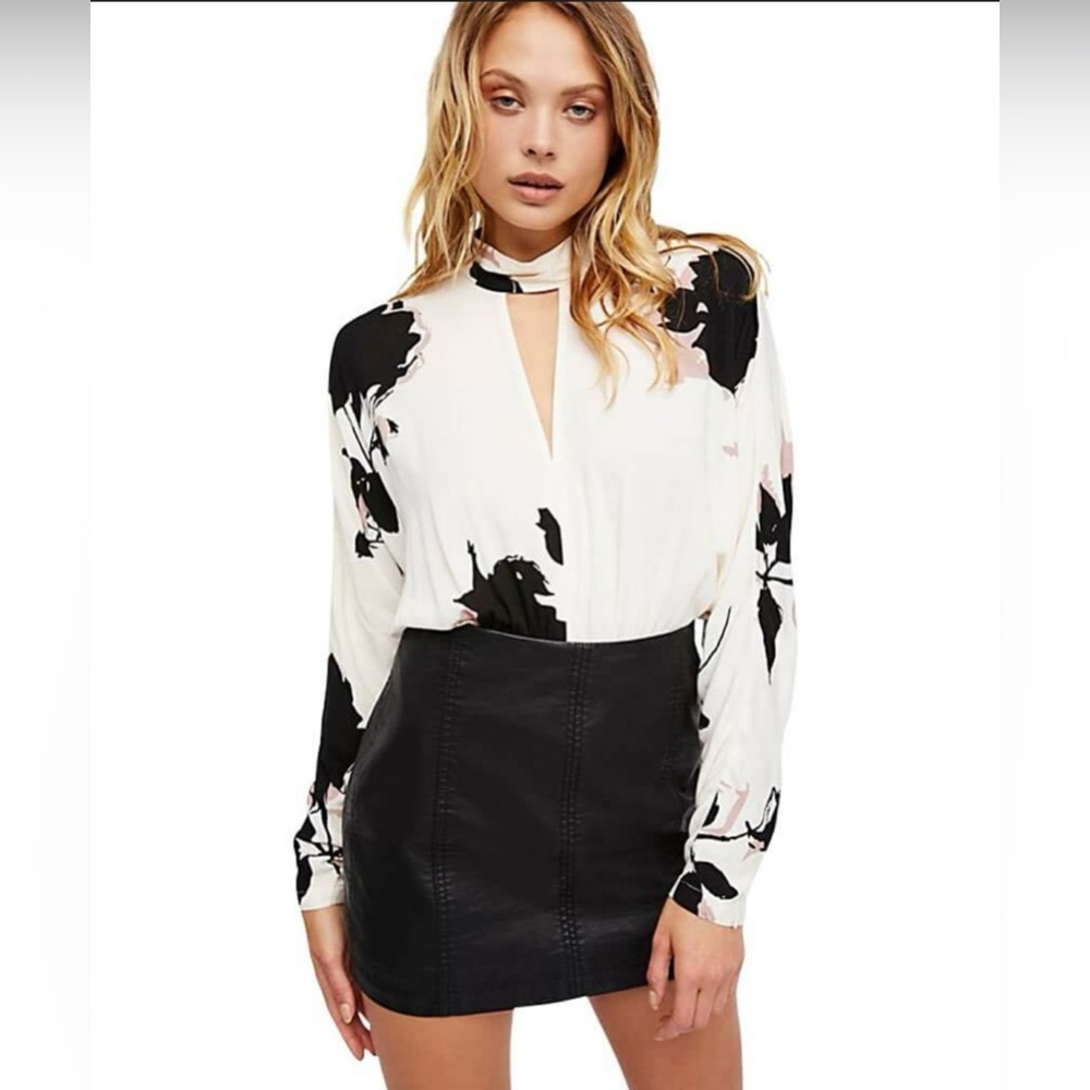 FREE PEOPLE FLORAL PRINTED BLOUSE